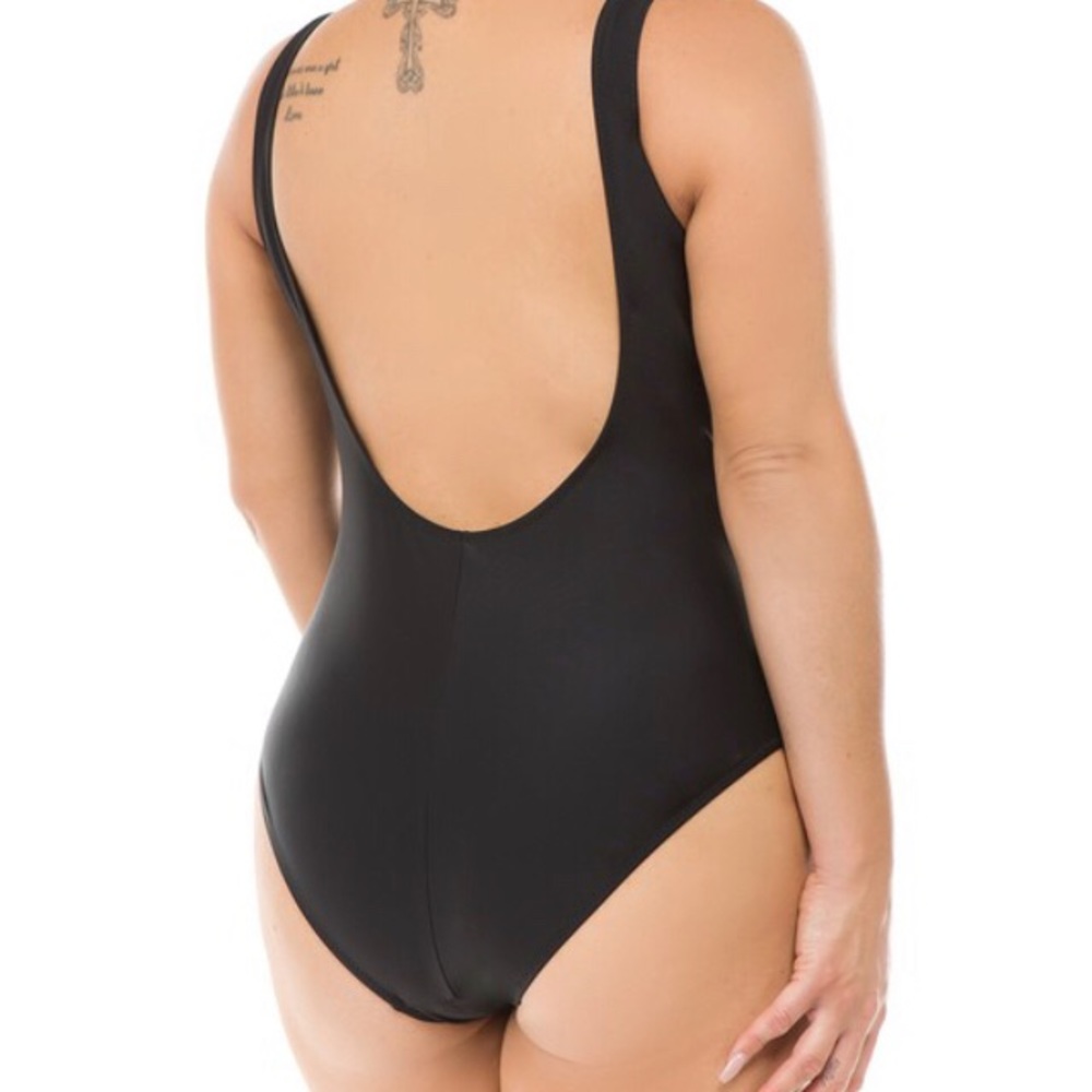 New One piece plus swimsuit - Picture 3 of 8